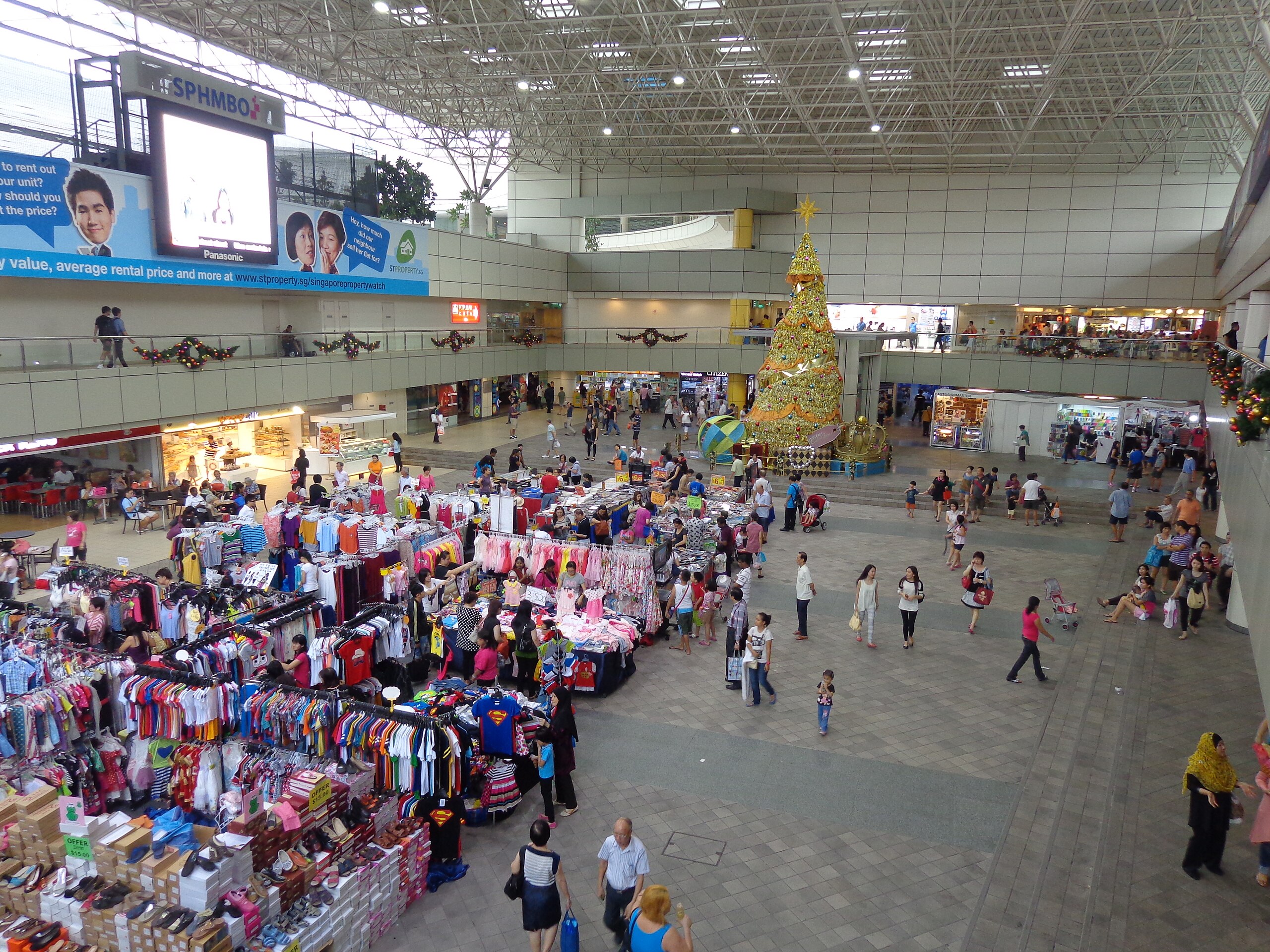 Temporary_market_at_Toa_Payoh_MRT_Station