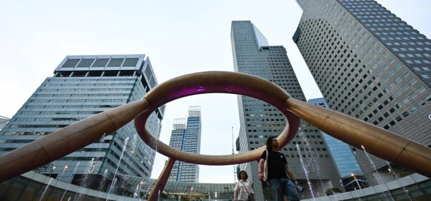 Property tycoon Gordon Tang to acquire Suntec Reit manager